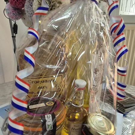 La Contie Proche De Sarlat Hébergement de vacances *